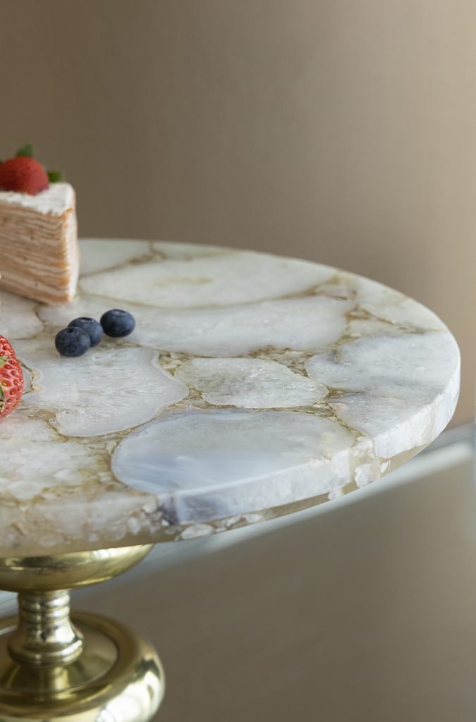 Agate Cake Stand with Gold Metal Base – Elegant 3-Tier