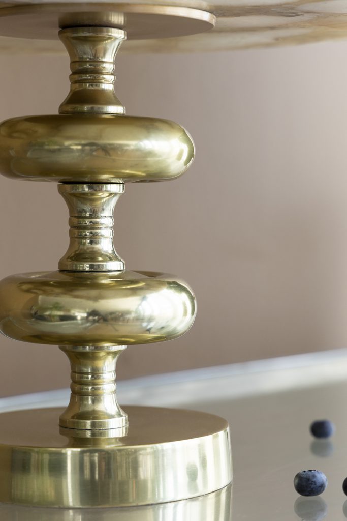 Agate Cake Stand with Gold Metal Base – Elegant 3-Tier