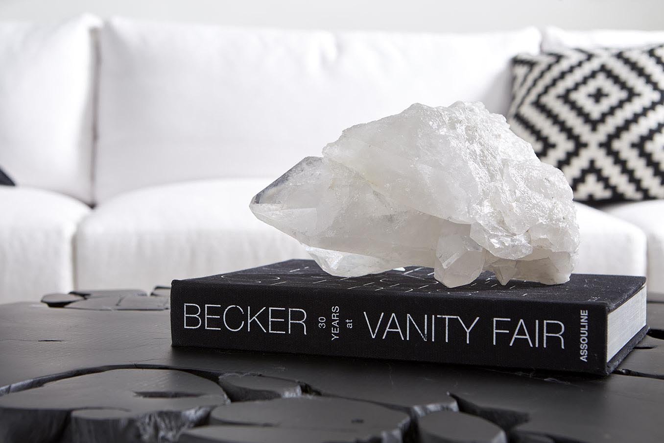 Teak Chunk Round Coffee Table – 36″ Black Reclaimed Wood