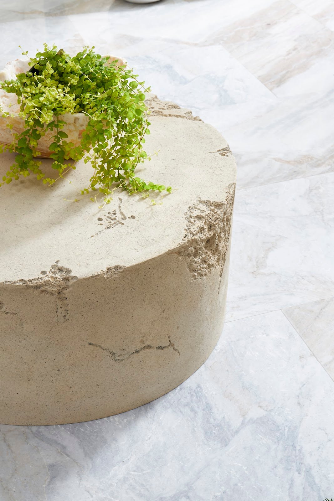 Roman Stone Formation Coffee Table – Resin & Stone Design